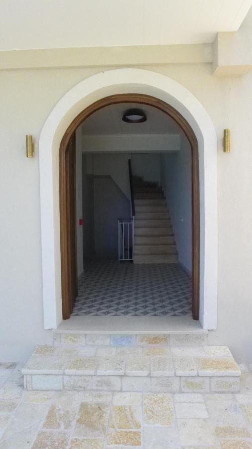 Caltabania Suites Áyios Nikítas Extérieur photo