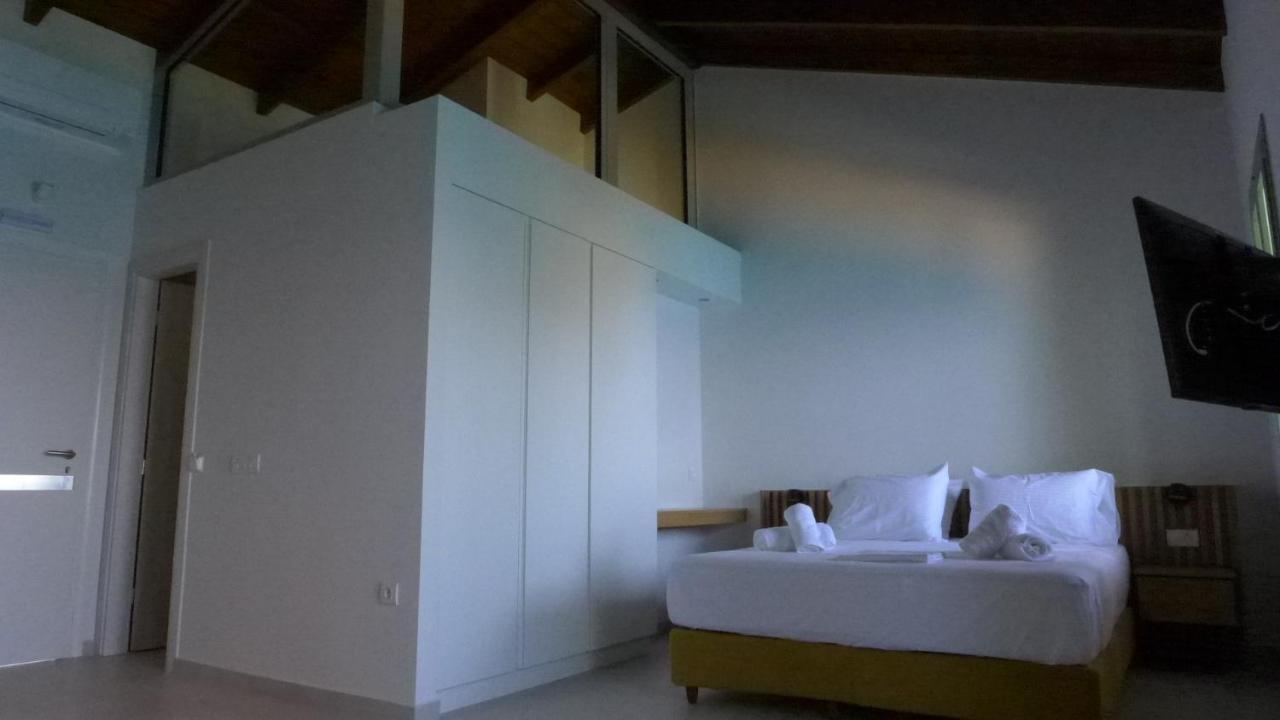 Caltabania Suites Áyios Nikítas Extérieur photo