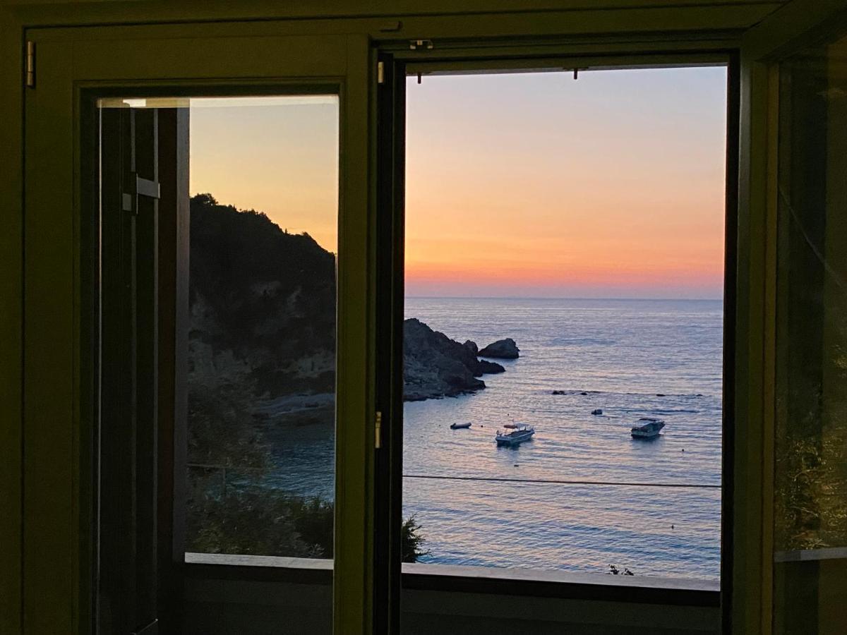 Caltabania Suites Áyios Nikítas Extérieur photo